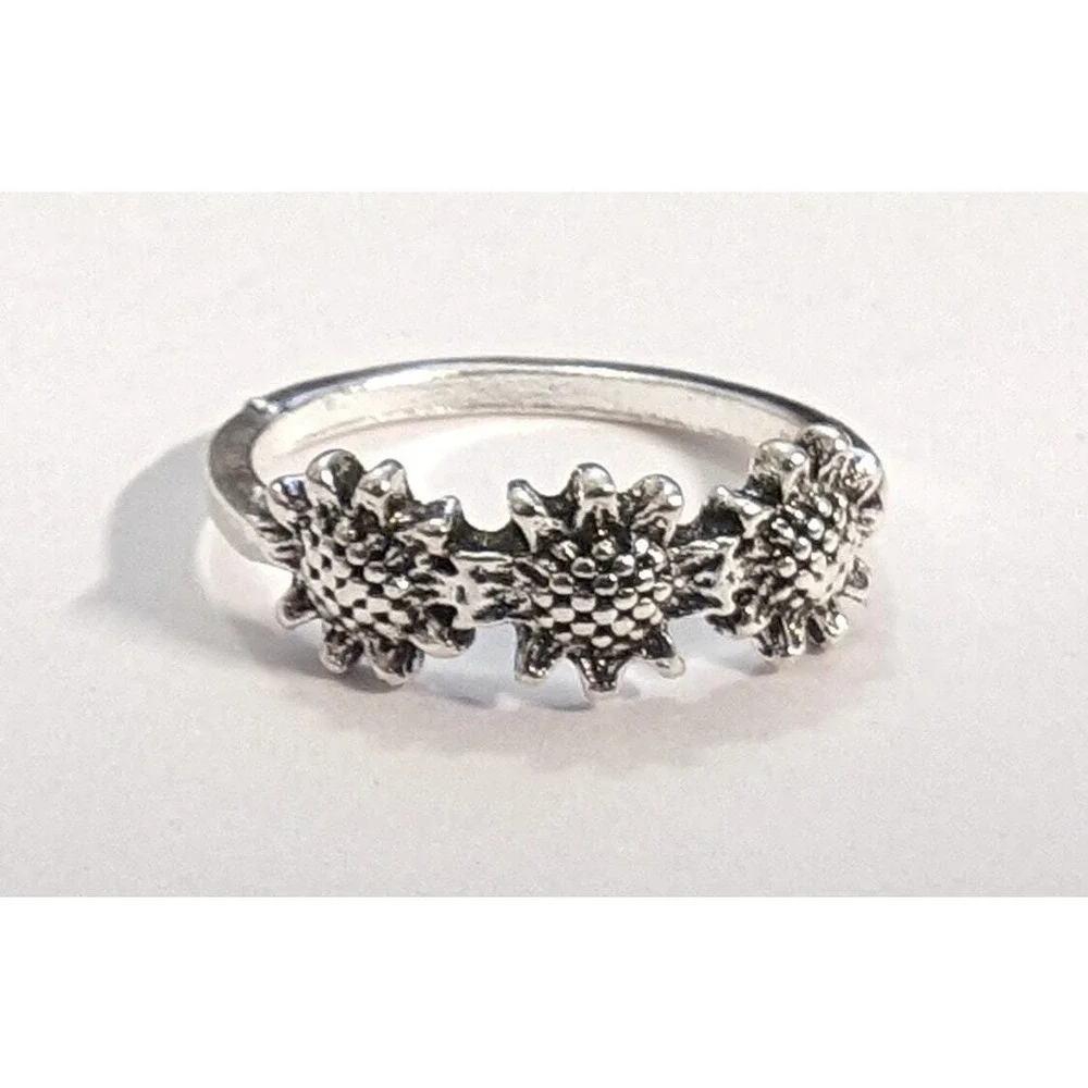 SilverTone Ring Sz 4.5 Sun Flowers Sunflowers Hippy Boho Nature Art Deco Floral